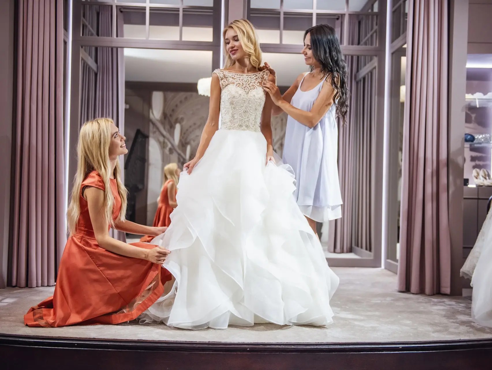 Essential Tips for a Successful Wedding Dress Fitting. Desktop Image