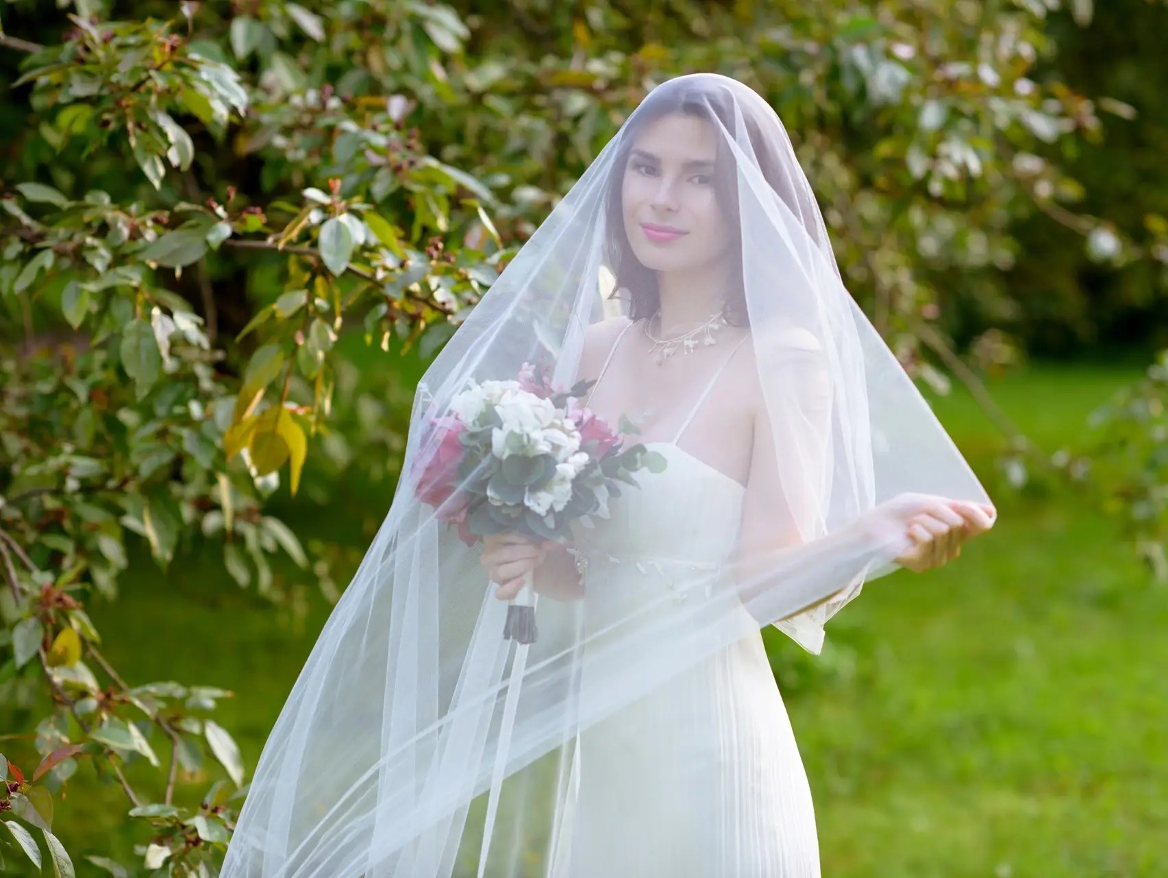 Unveiling the Art of Wedding Veil Selection: Tips to Enhance Your Bridal Look Image